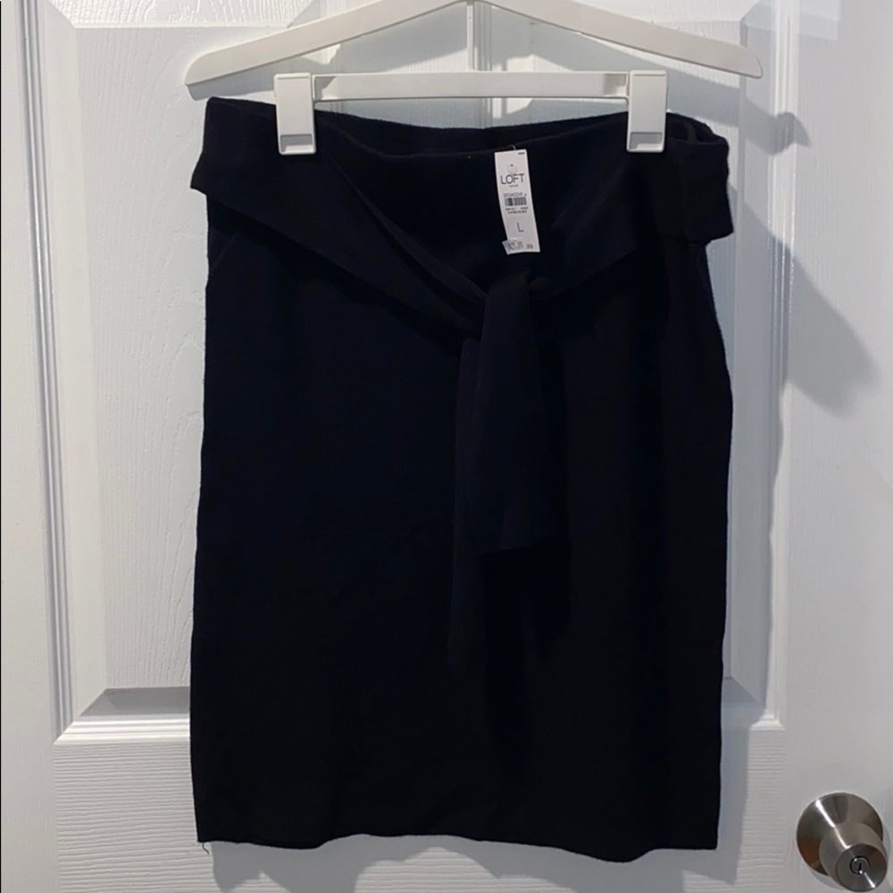 Black knit skirt